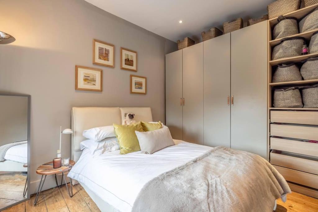 Stylish 2-Bed House With Office And Private Garden Villa Windsor Eksteriør bilde